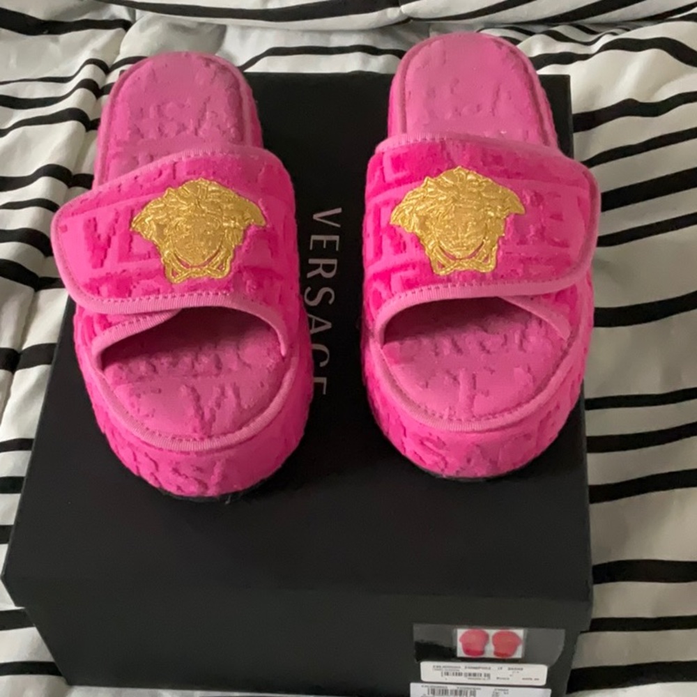 Versace slippers pink and gold